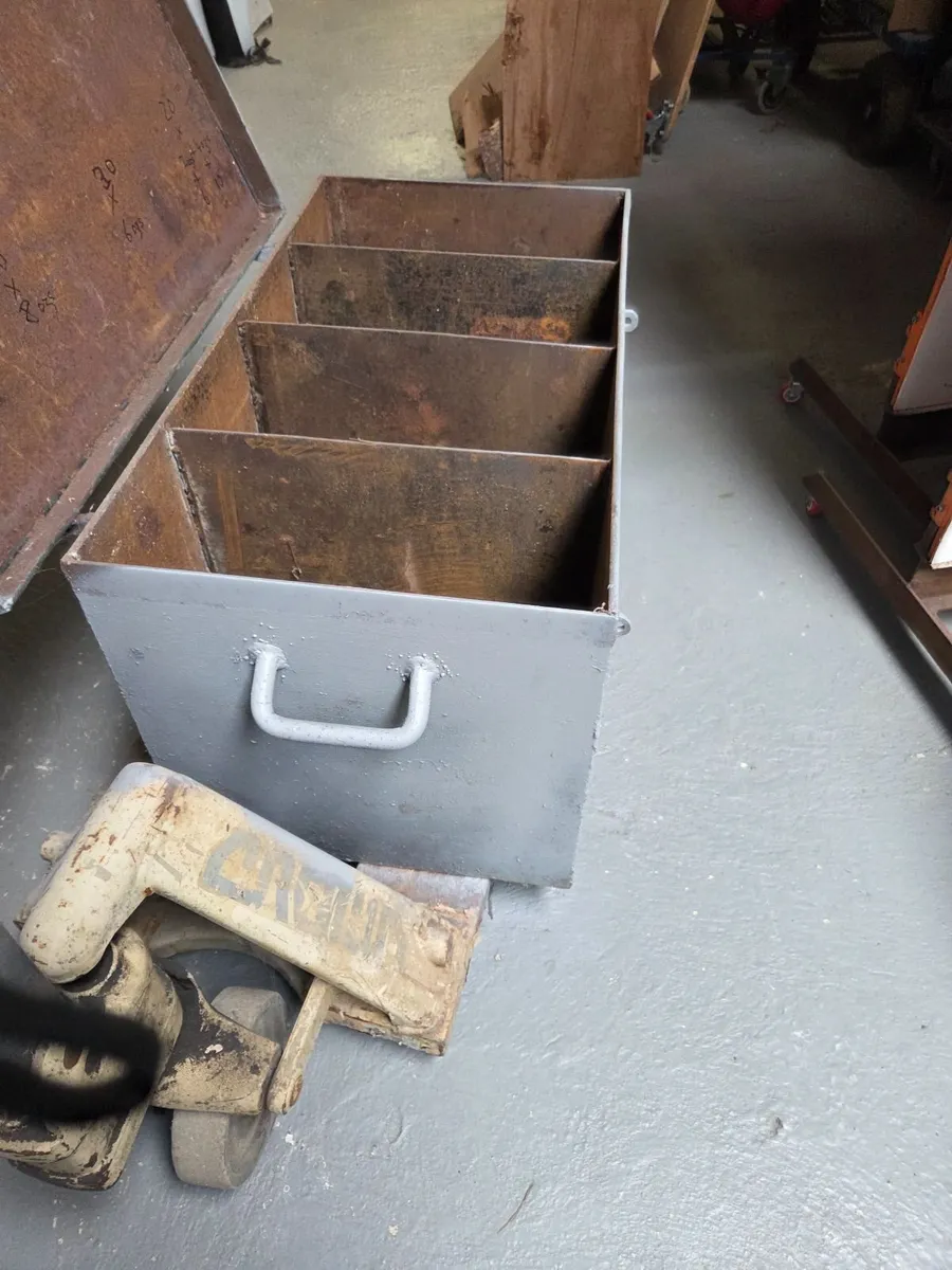 Heavy duty steel box. - Image 1