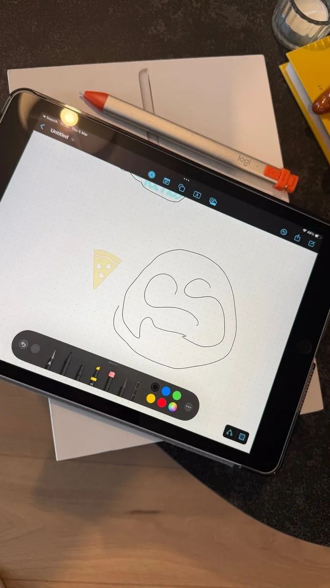 Ipad 9th gen 64gb + Logi Pencil - like new - Image 1