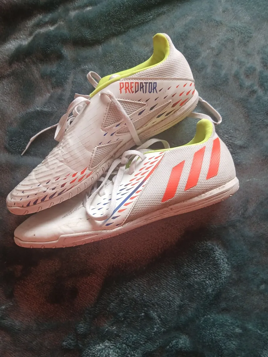 Boys addidas runners - Image 2