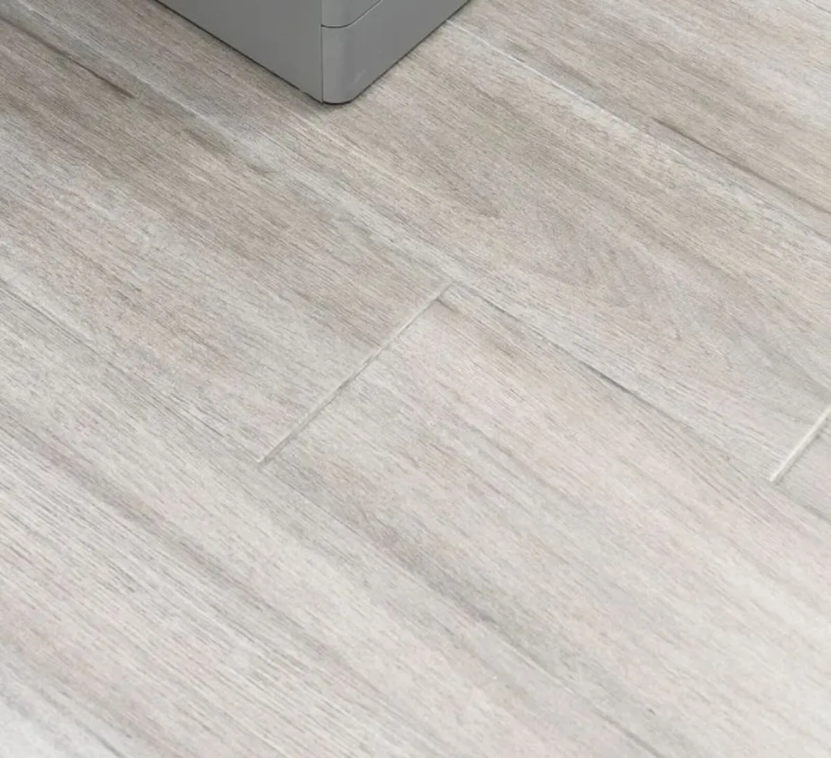 Alberto Grigio 22.5 x 90cm Wood Effect Floor Tile - Image 2