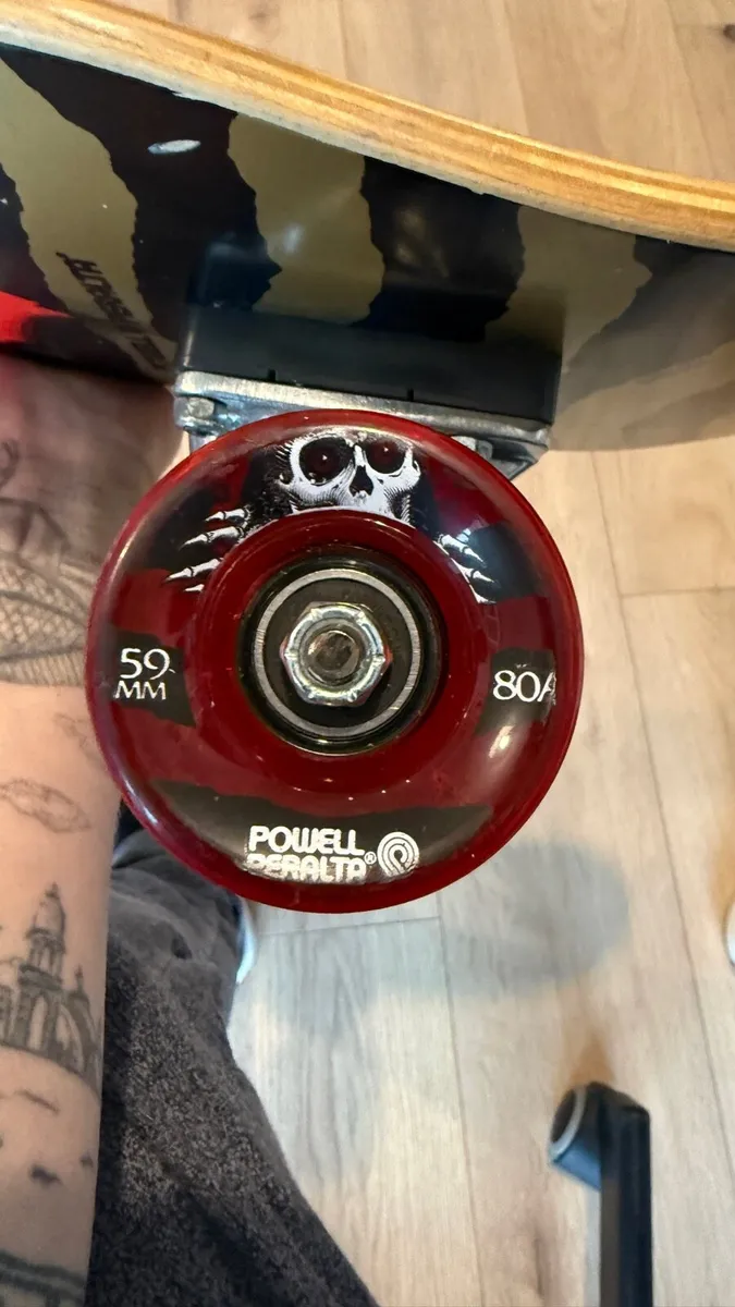 Skateboard - Image 4