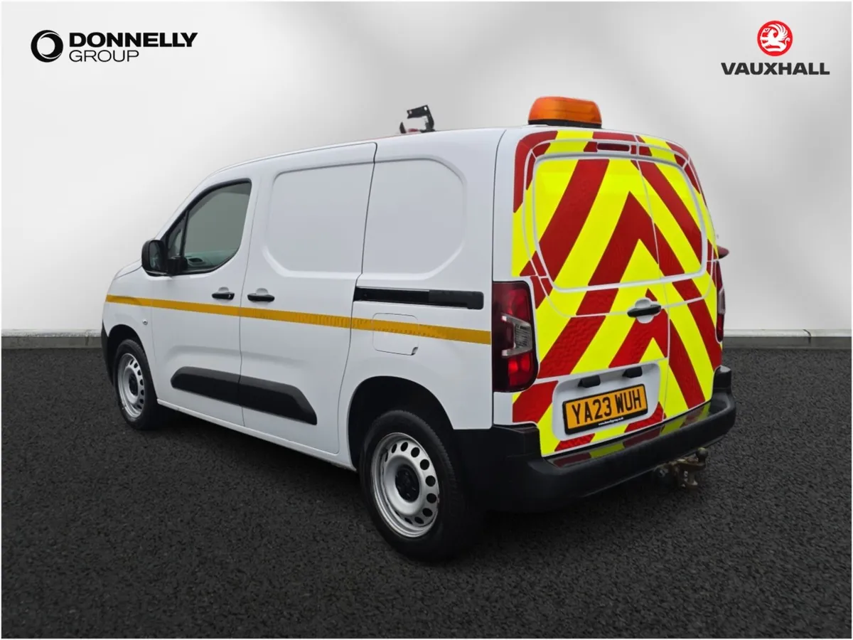 Peugeot Partner Standard Diesel Professional Premi - Image 2