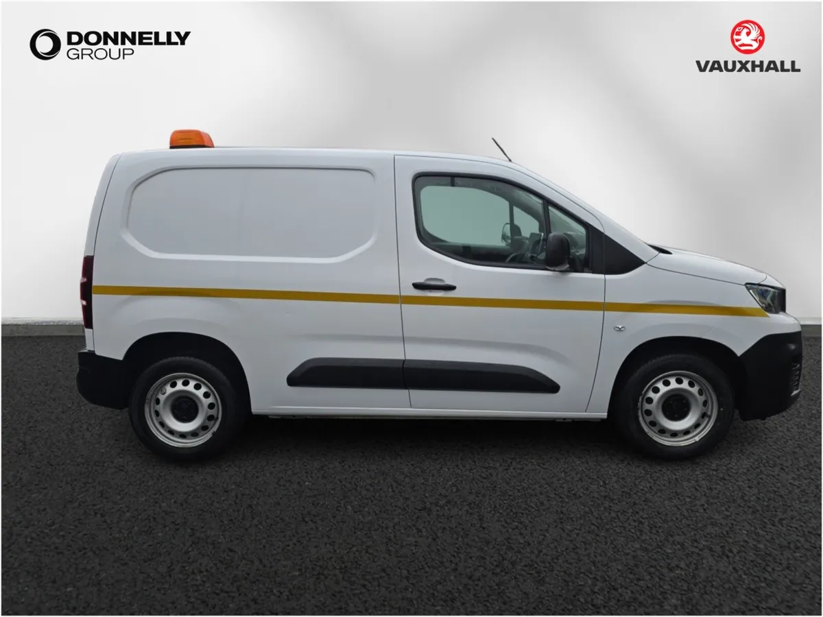 Peugeot Partner Standard Diesel Professional Premi - Image 3