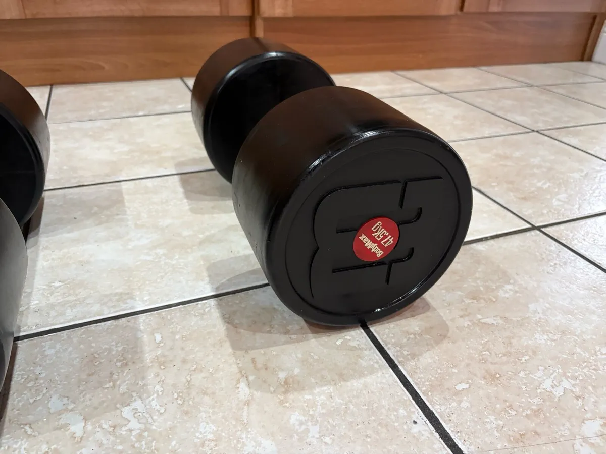 CHEAP 2 X 47.5KG PRO COMMERCIAL DUMBBELLS, SAVE!! - Image 4