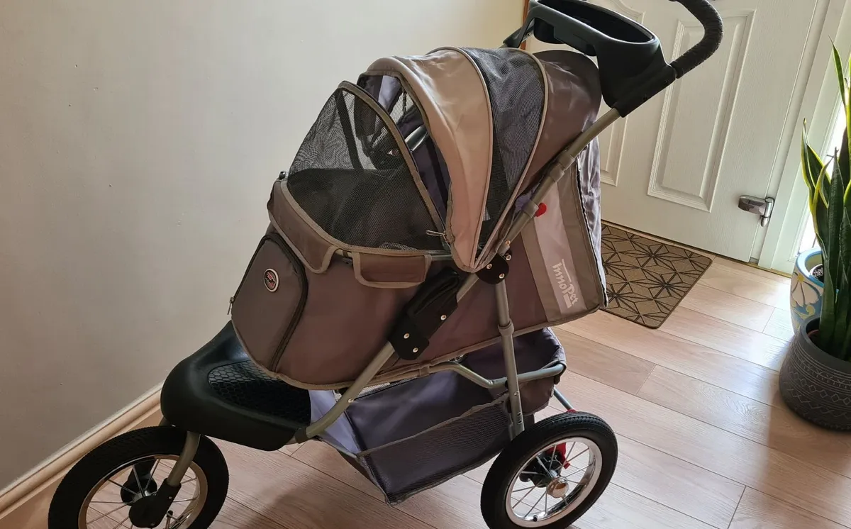 Dog Stroller for small to medium dogs - Image 1