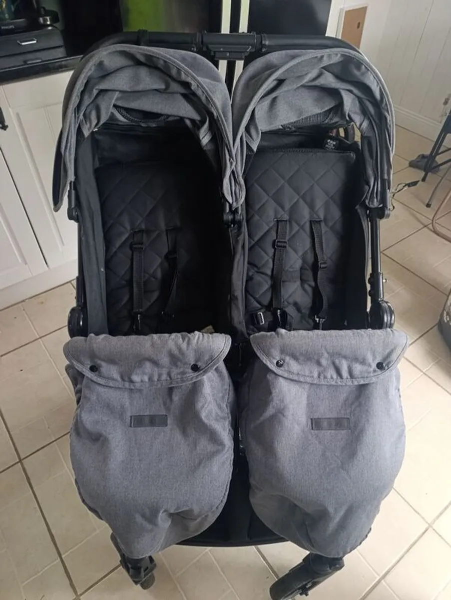 Ickle Bubba Twin Stroller - Image 1