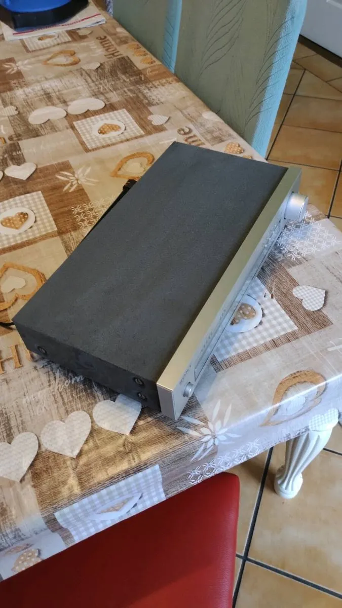 Sony Stereo Tuner - Image 2