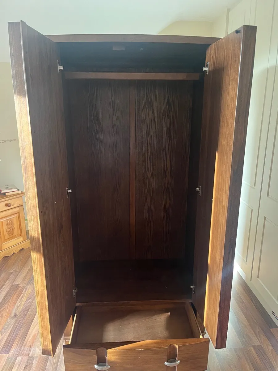 Wardrobe - Image 3