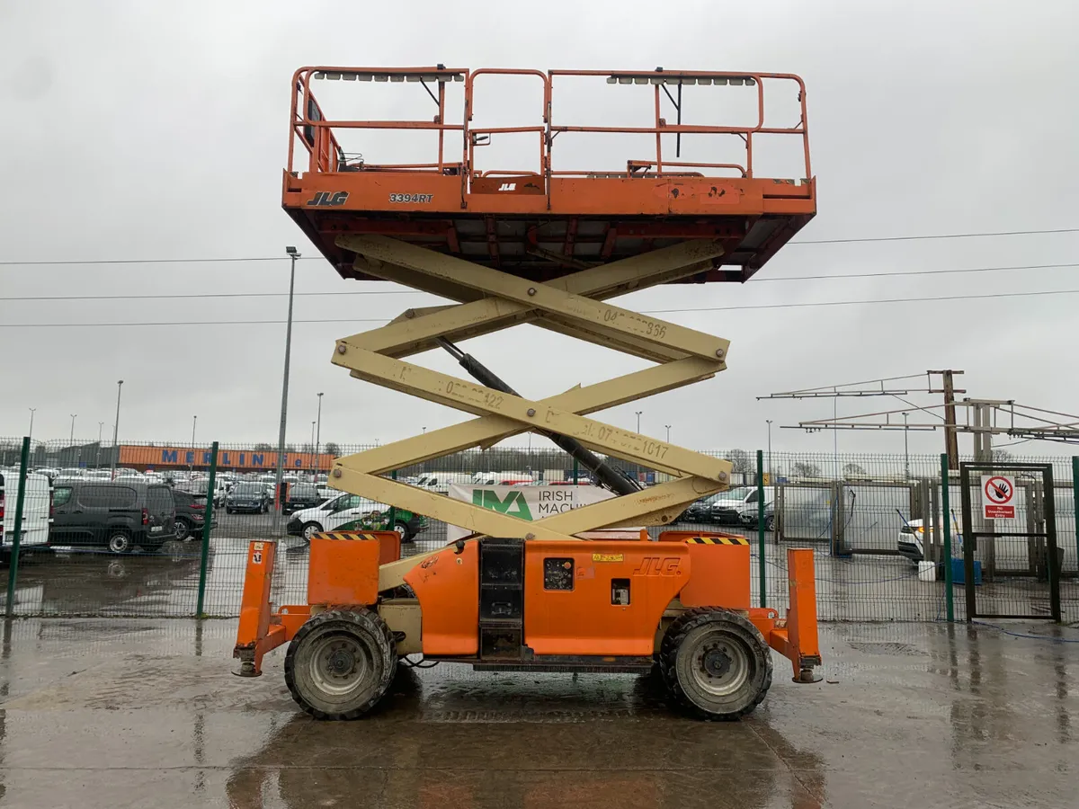BID ONLINE NOW - 2010 JLG 3394RT SCISSORS LIFT - Image 1