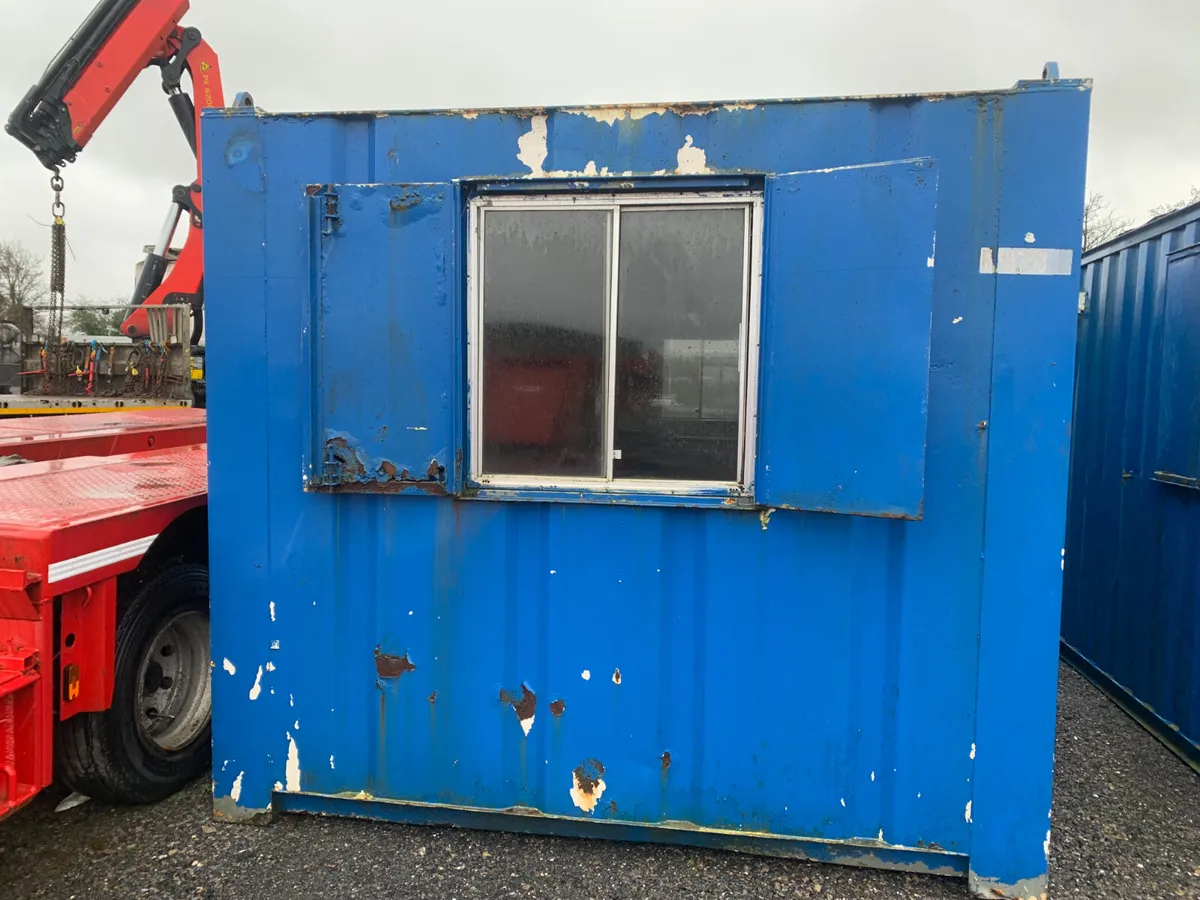 BID ONLINE NOW - 24FT X 9FT ANTI VANDAL CABIN - Image 4