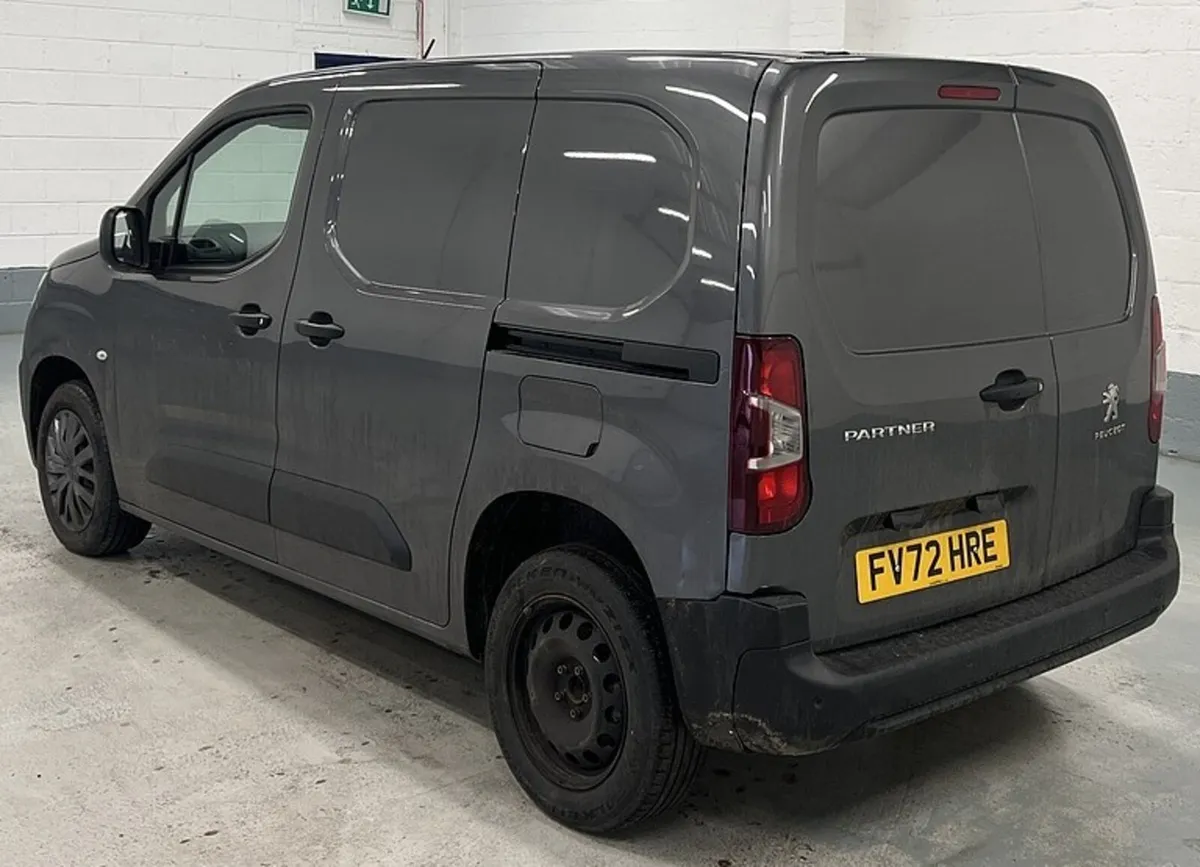 2022 Peugeot Partner Panel Van - Image 3