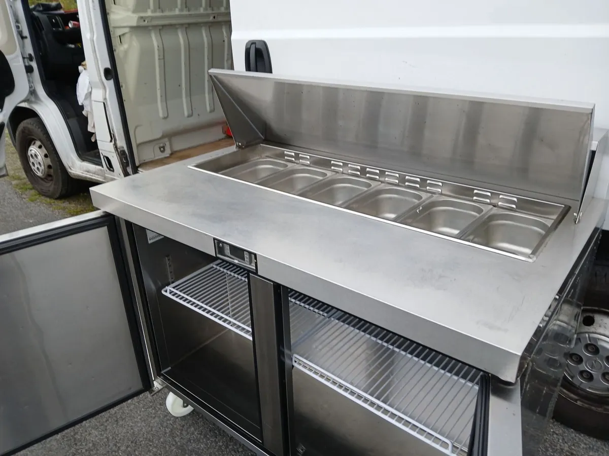 Fridge.chil unit deli fridge delivered  new - Image 4