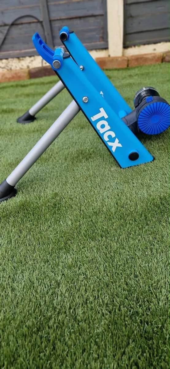 Tacx Blue Matic Basic Cycle Turbo Trainer - Image 4