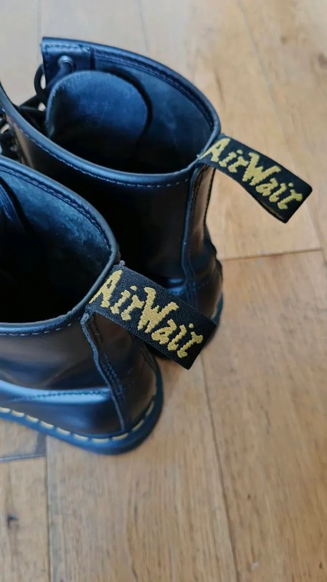 UK10 Doc Martens 1460 - Image 3