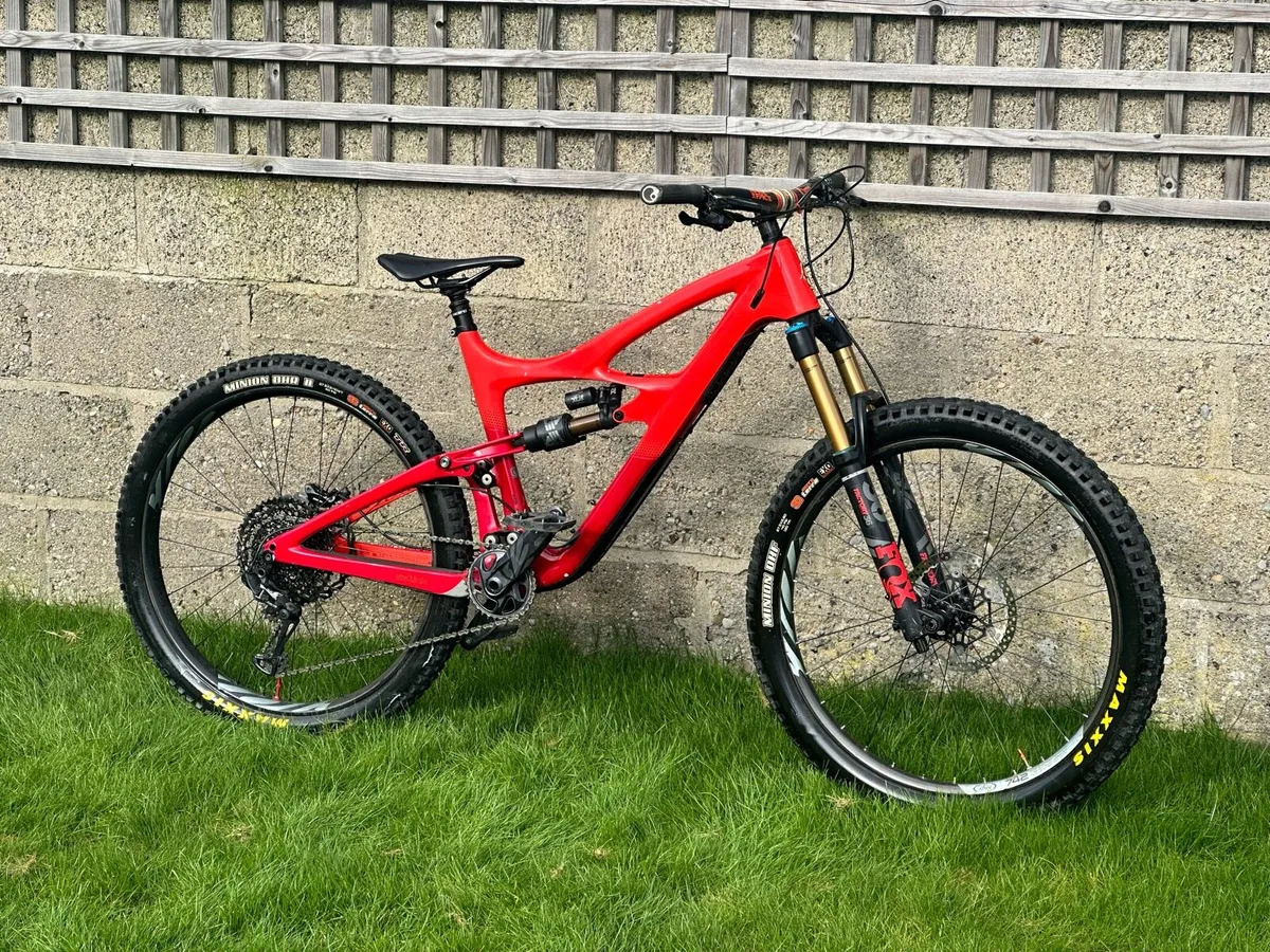 Ibis Mojo HD4 *FULL CARBON* - Image 1