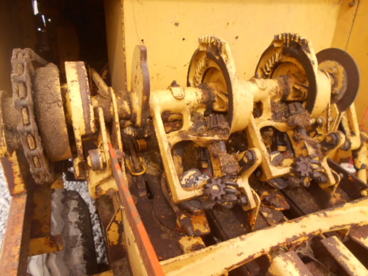 NEW HOLLAND 945 BALER - Image 3