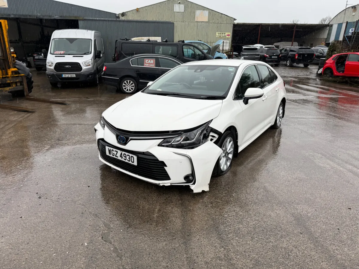 2022 Toyota Corolla 1.8 PTL Hybrid Auto - Image 4