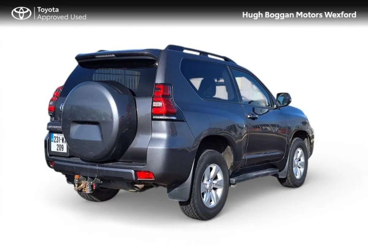 Toyota Land Cruiser SWB AUTOMATIC, ONE OWNER JEEP! - Image 2