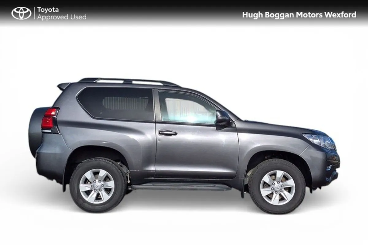 Toyota Land Cruiser SWB AUTOMATIC, ONE OWNER JEEP! - Image 3