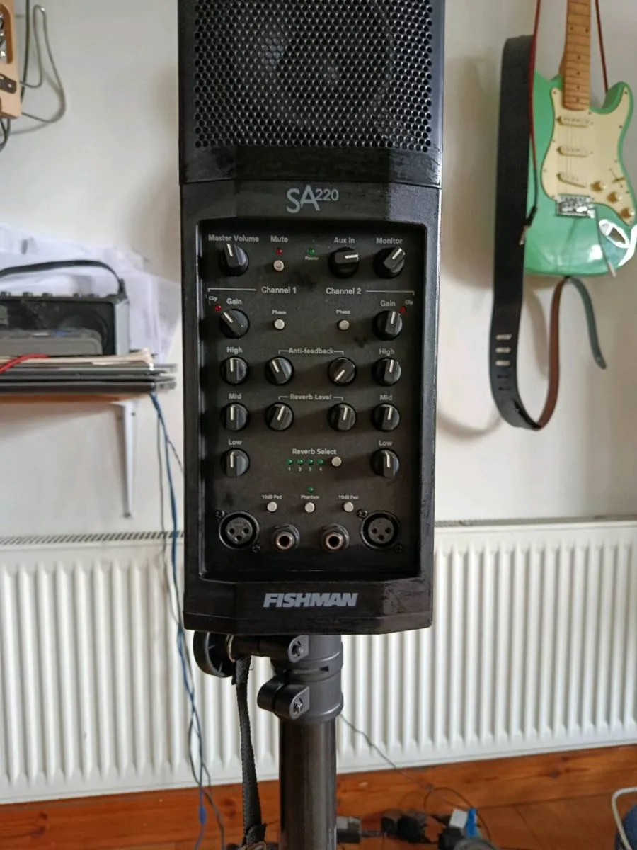 Fishman SA220  pa system cost €950 - Image 2