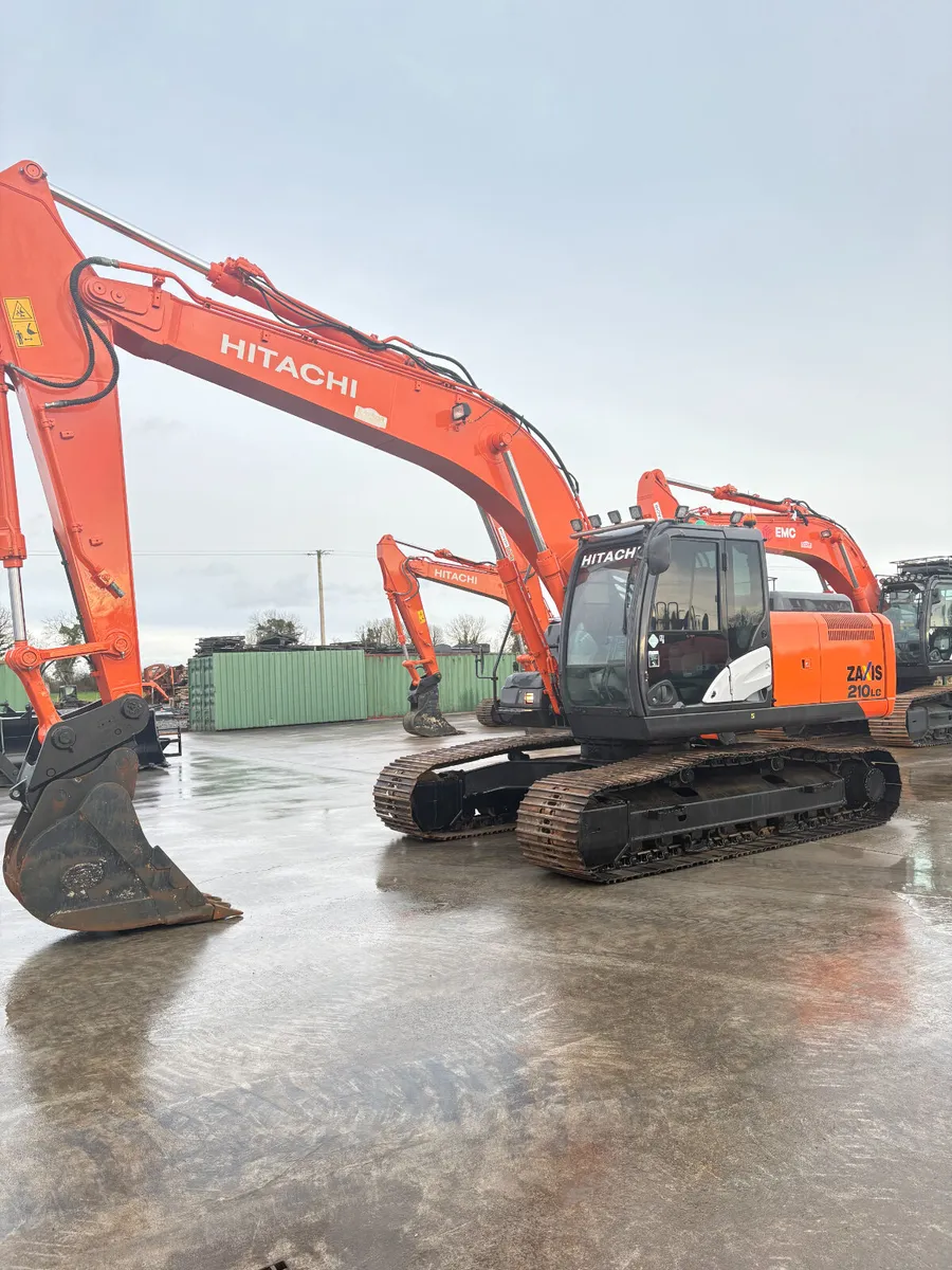 HITACHI ZX210-5 - Image 1