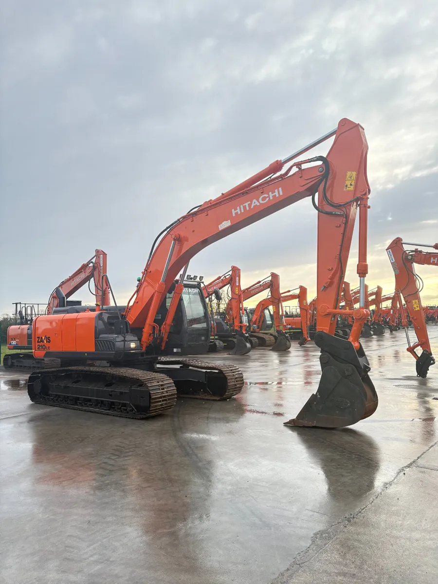 HITACHI ZX210-5 - Image 2