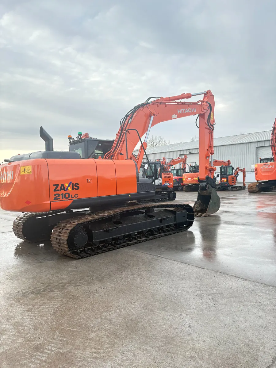 HITACHI ZX210-5 - Image 3