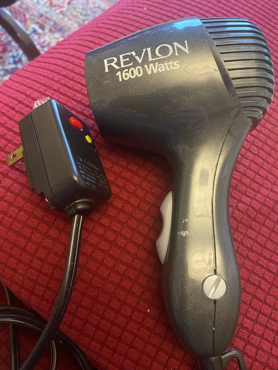 Revlon 1600 Hair a dryer (with US plug) - Image 1