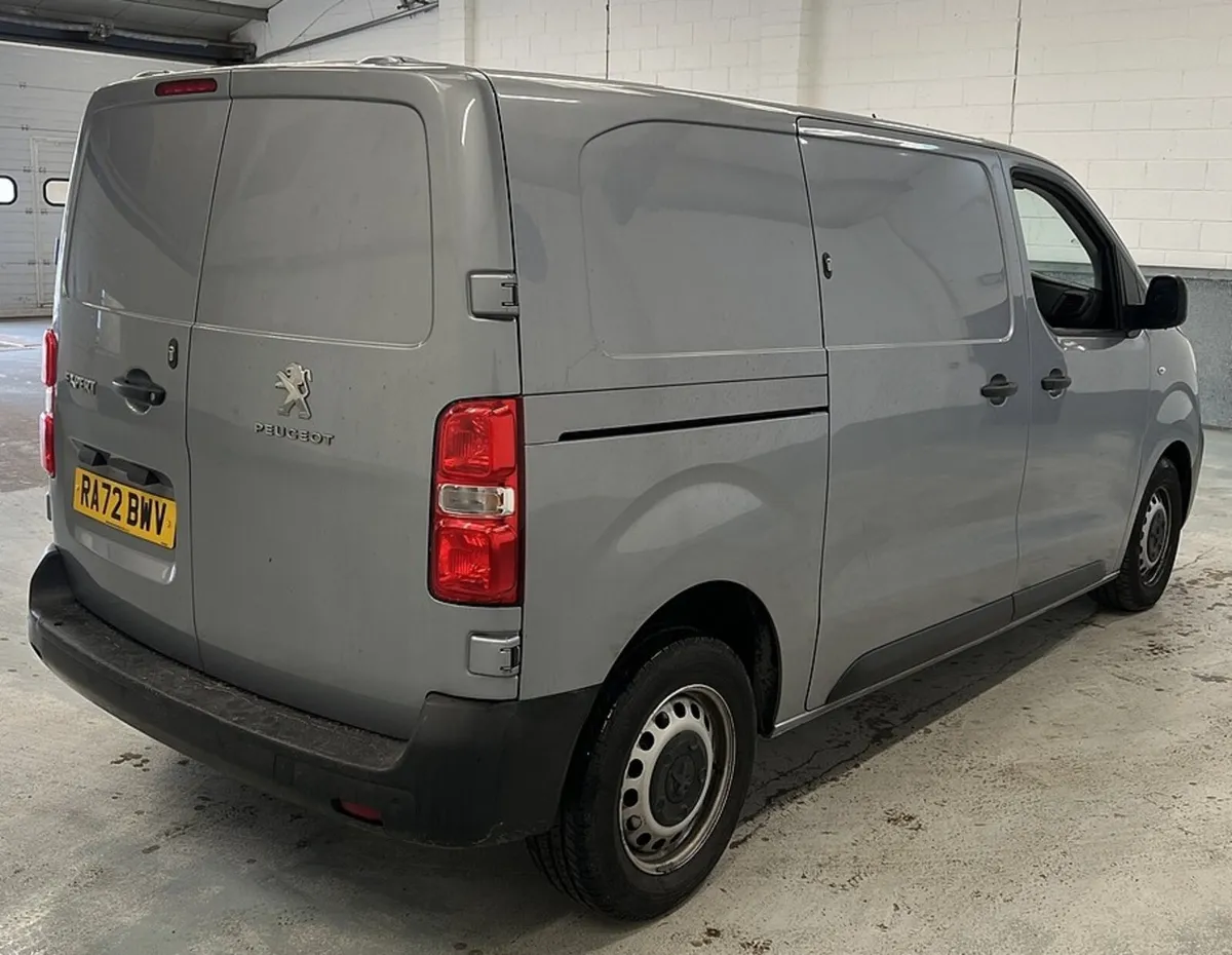 2023 Peugeot Expert Panel Van - Image 2