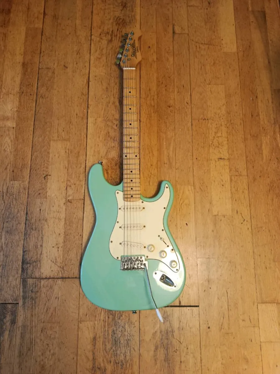 Electric guitar - Image 2