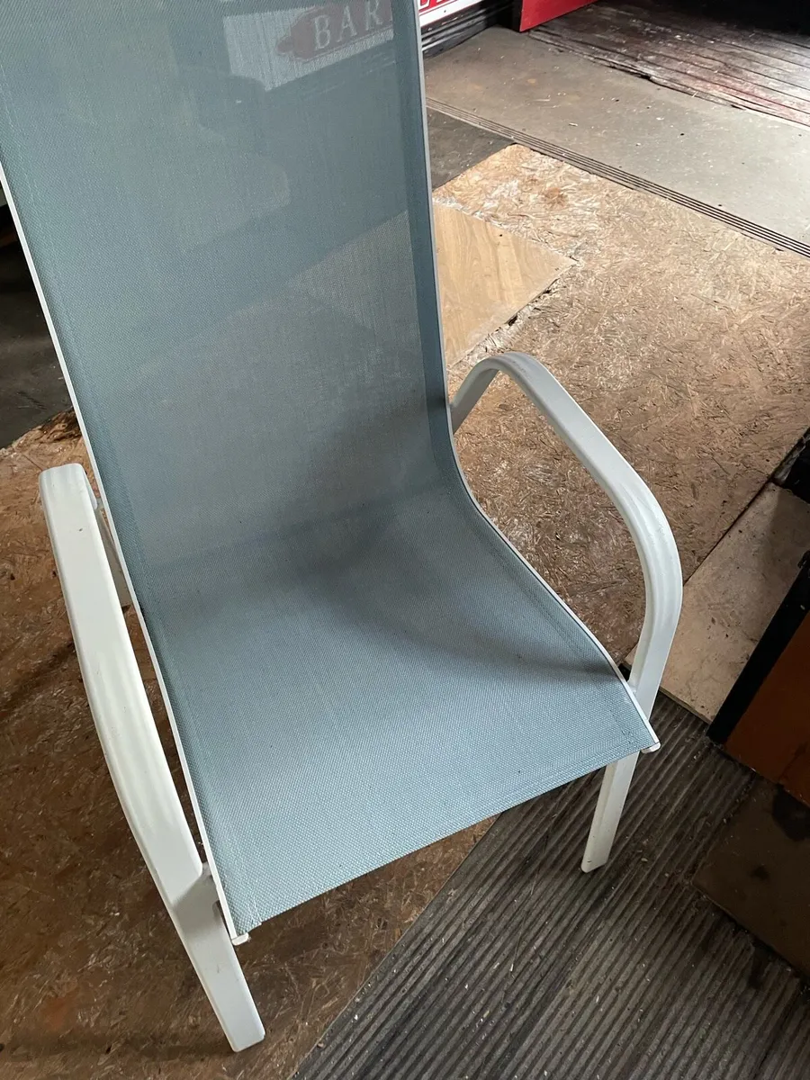 Patio Table & 4 Chairs - Image 4