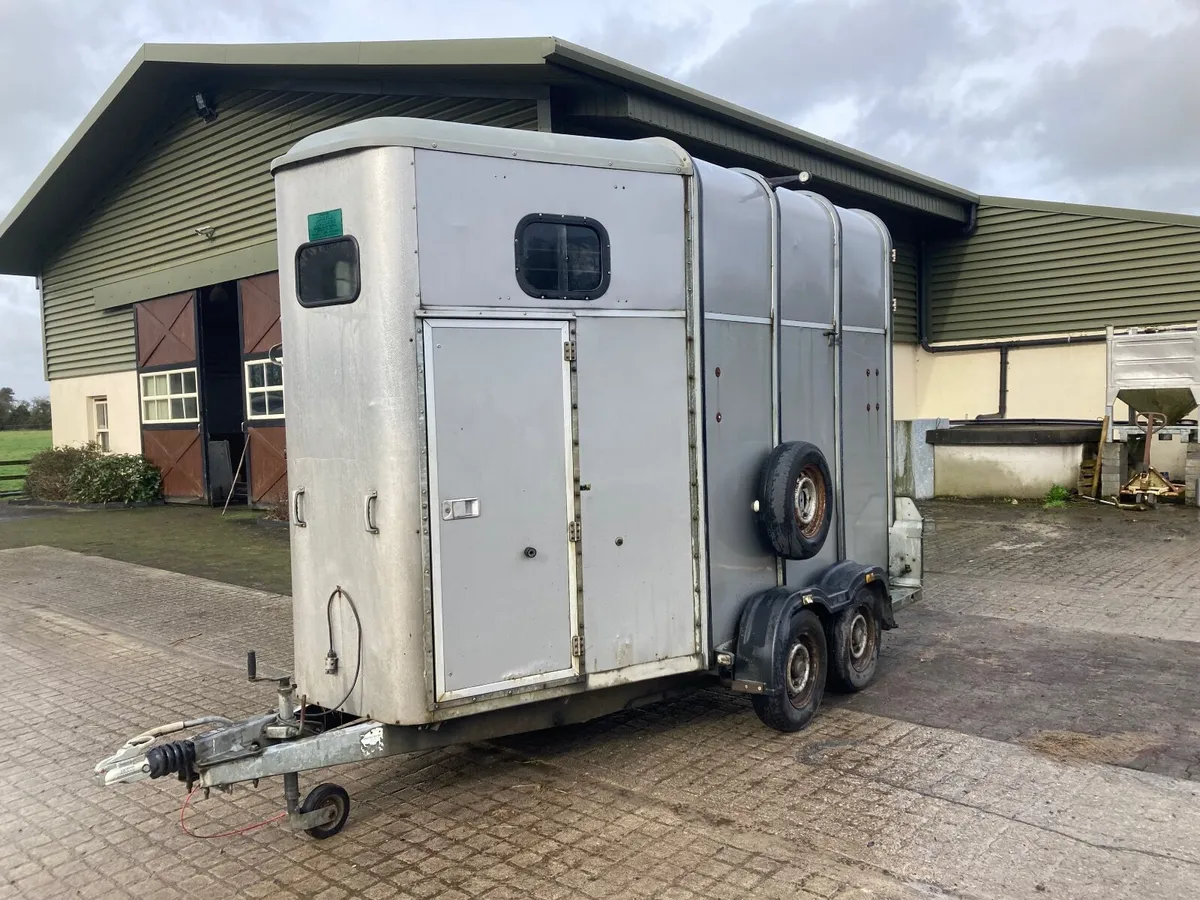 Horse box Ifor Williams - Image 1
