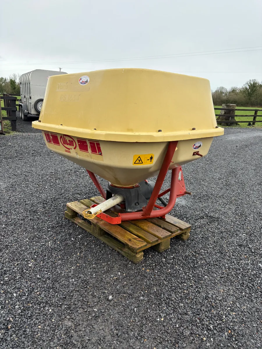 Vicon Fertiser Spreader - Image 2