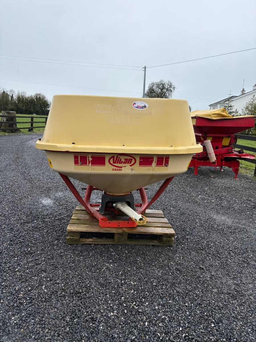 Vicon Fertiser Spreader - Image 1