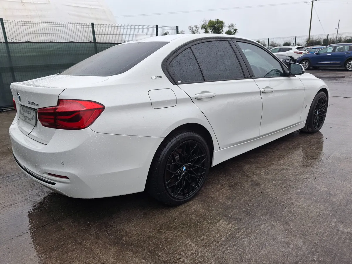 2018 Bmw 330E  2.0 Hybrid  Automatic - Image 3