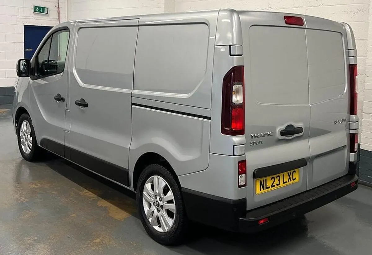 2023 Renault Trafic Panel Van - Image 4