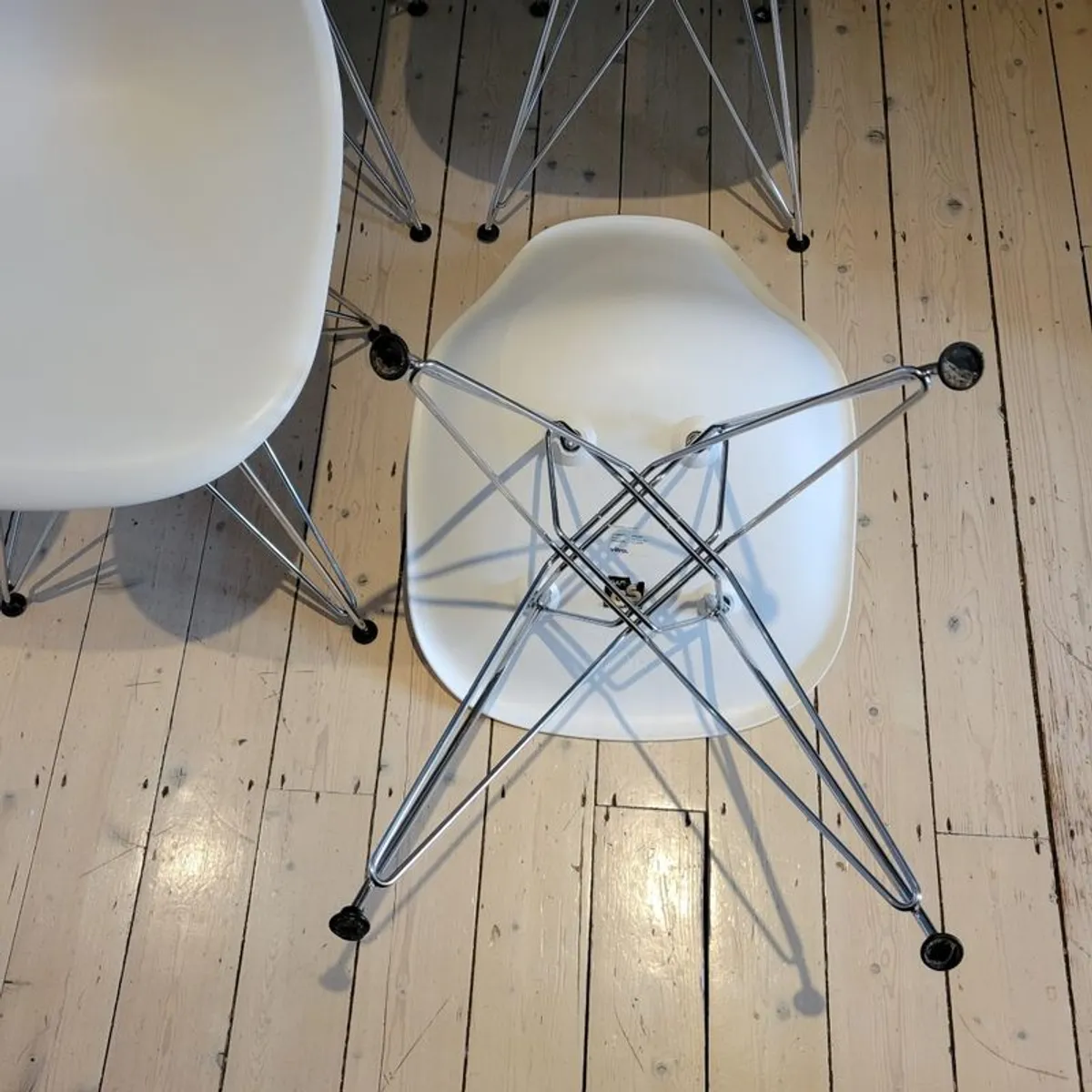 Price Drop - Vitra Eames Plastic Side Chair Re Dsr - Image 3