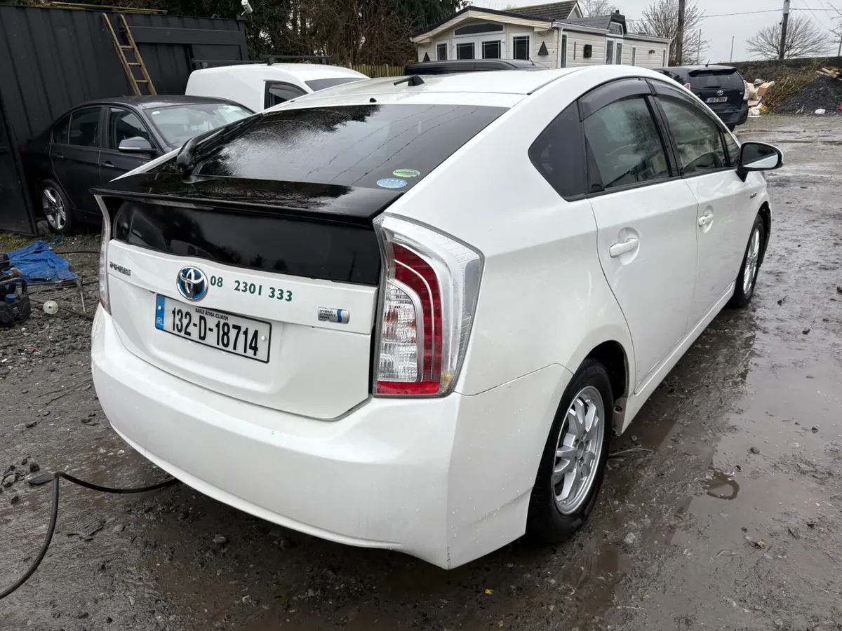 2013 Toyota Prius 1.8 Hybrid high spec - Image 2
