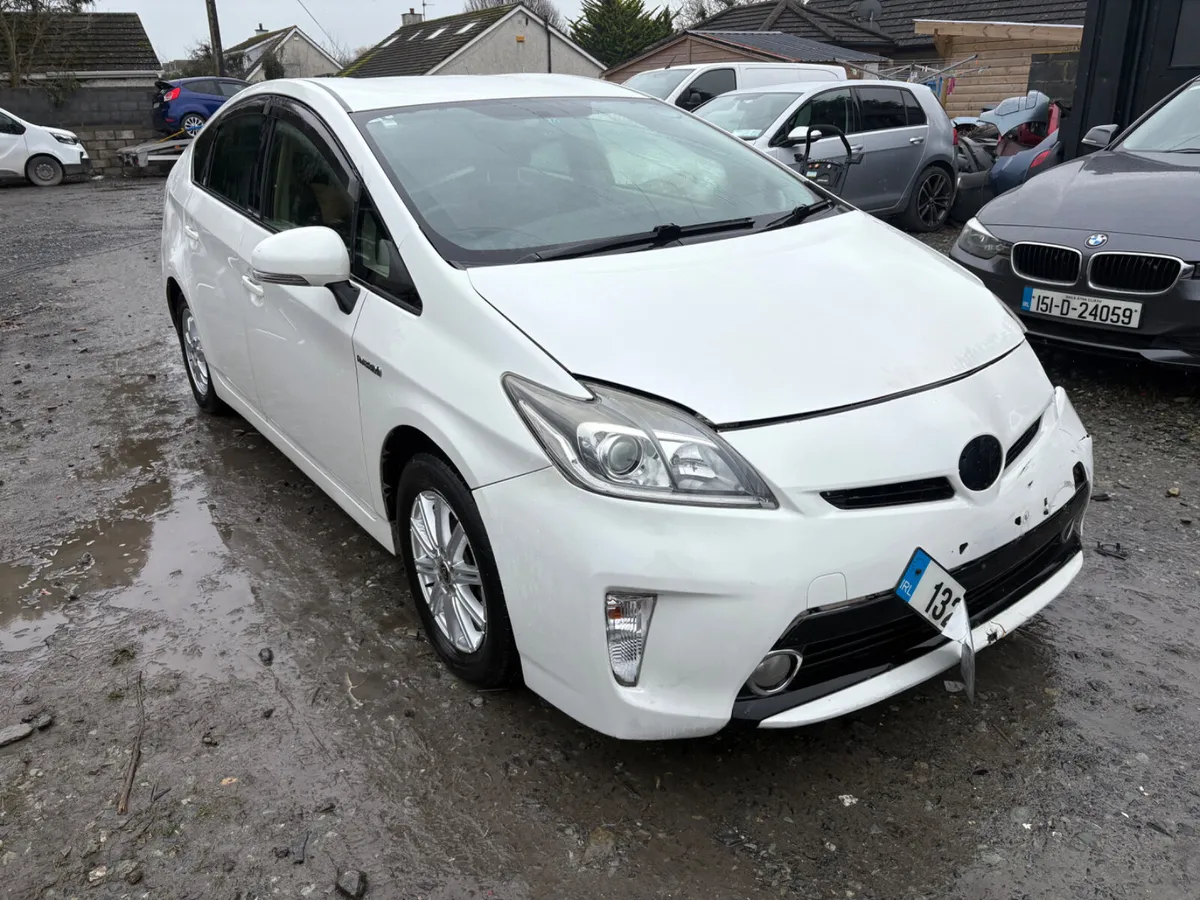 2013 Toyota Prius 1.8 Hybrid high spec - Image 4