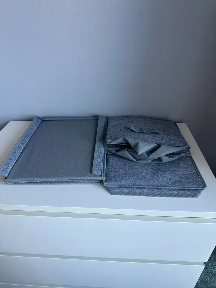 2x Foldable Storage Boxes with Lid - Grey - Image 3