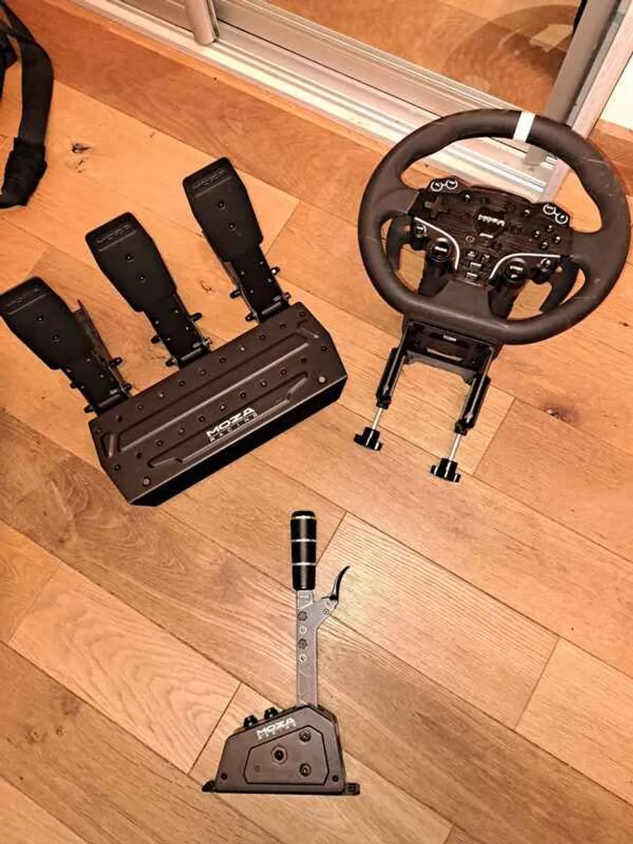 MOZA R3 Racing Wheel Pedal Bundle with Sequential Shifter and Clutch pedal addon - Image 1