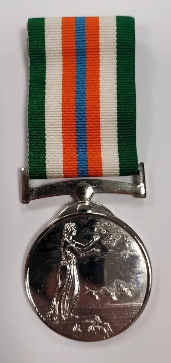 Irish Military and UN: Medals, Patches & Lapels - Image 2