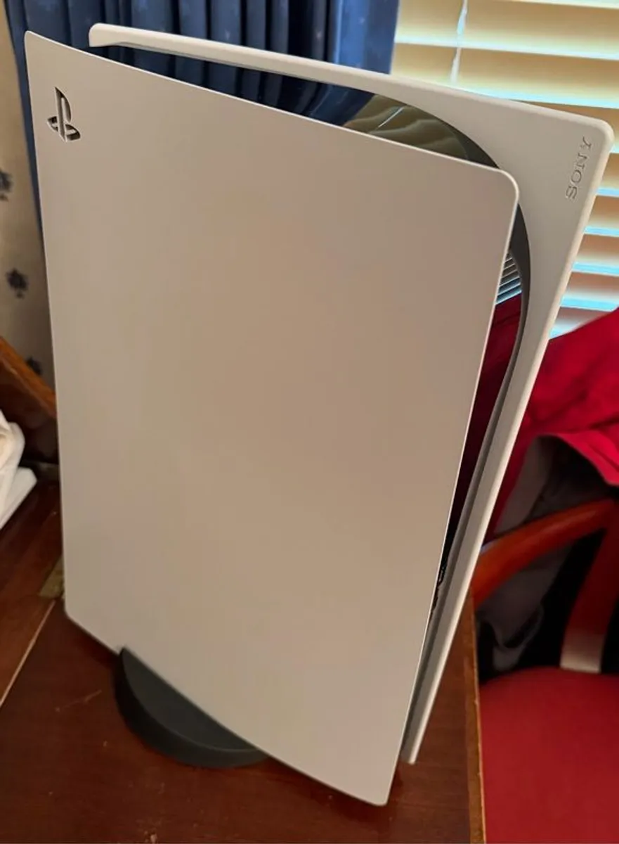Playstation 5 Regular Disc Drive Edition - Image 1