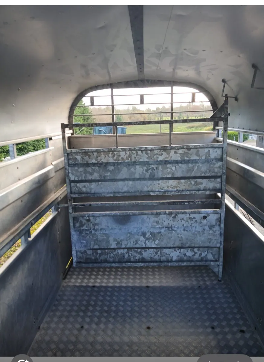 2018 Nugent Cattle Trailer - Image 3