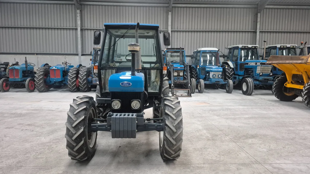New Holland 3930 - Image 2