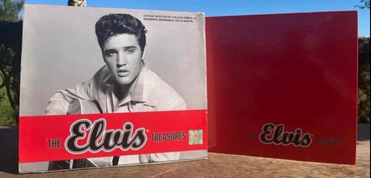 Elvis Book with CD - Image 1