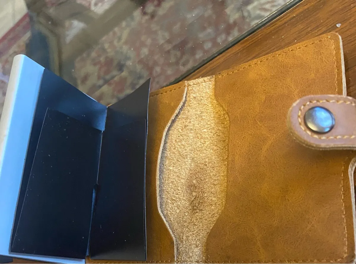Leather card Wallet - Image 4