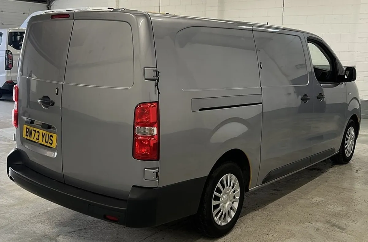 2024 Toyota Proace Panel Van - Image 2