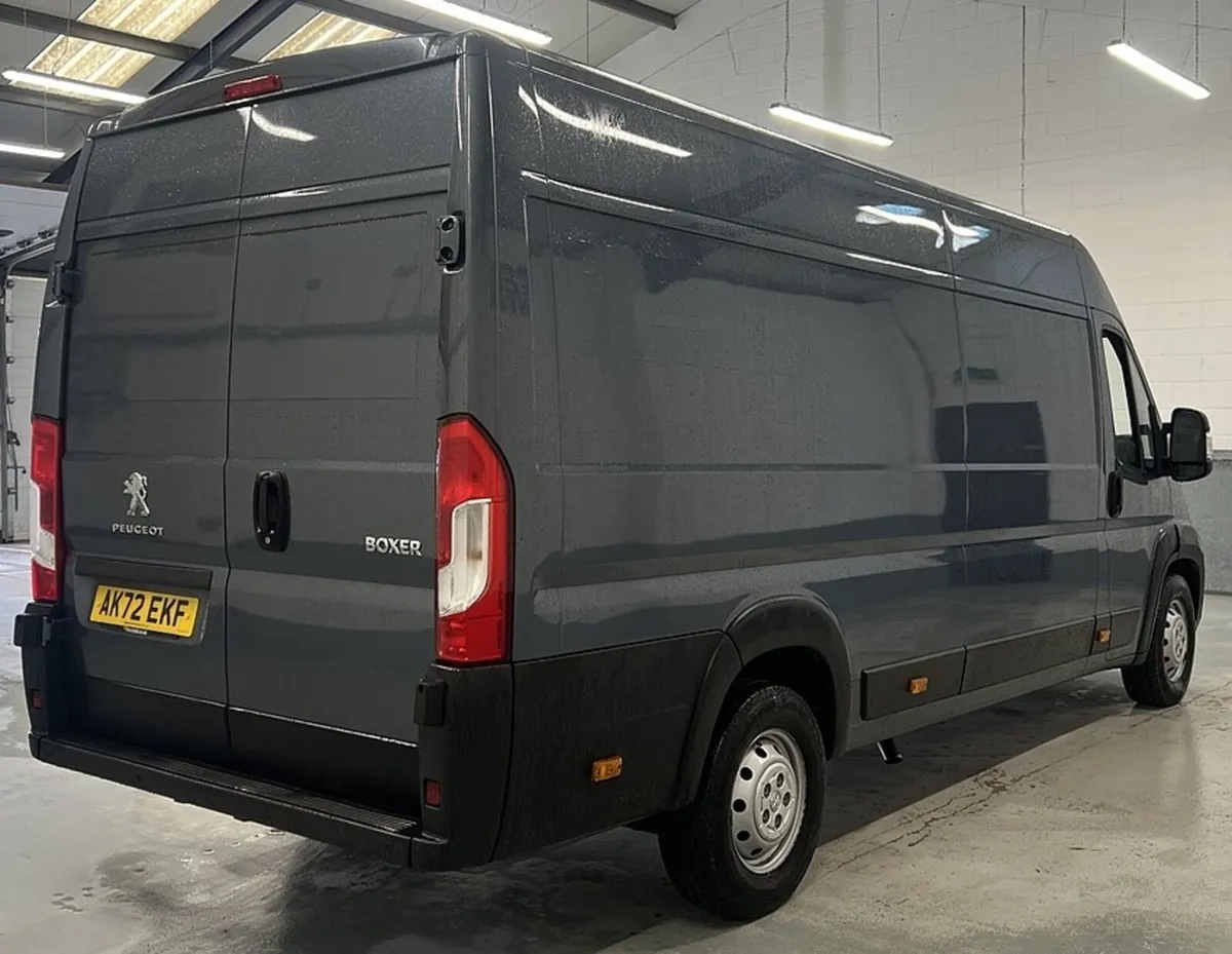 2022 Peugeot Boxer Panel Van - Image 2