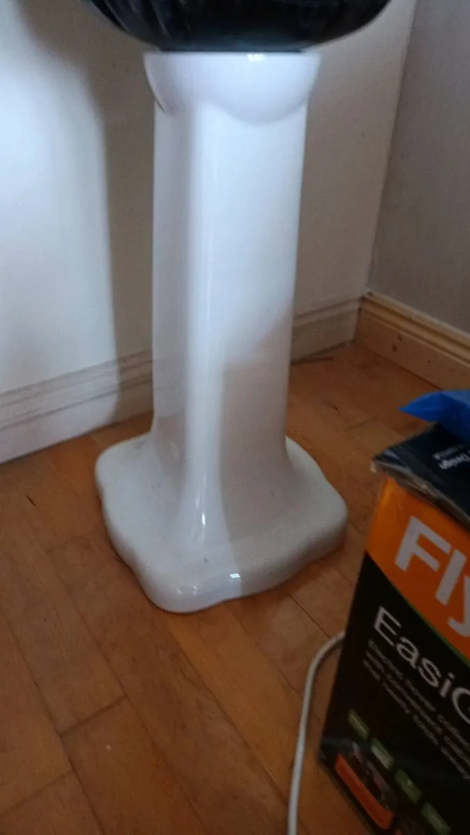 Pedestal (for a bathroom sink)